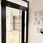 Parisian Home I118944I1 Chambreimontmartre-Pigalle